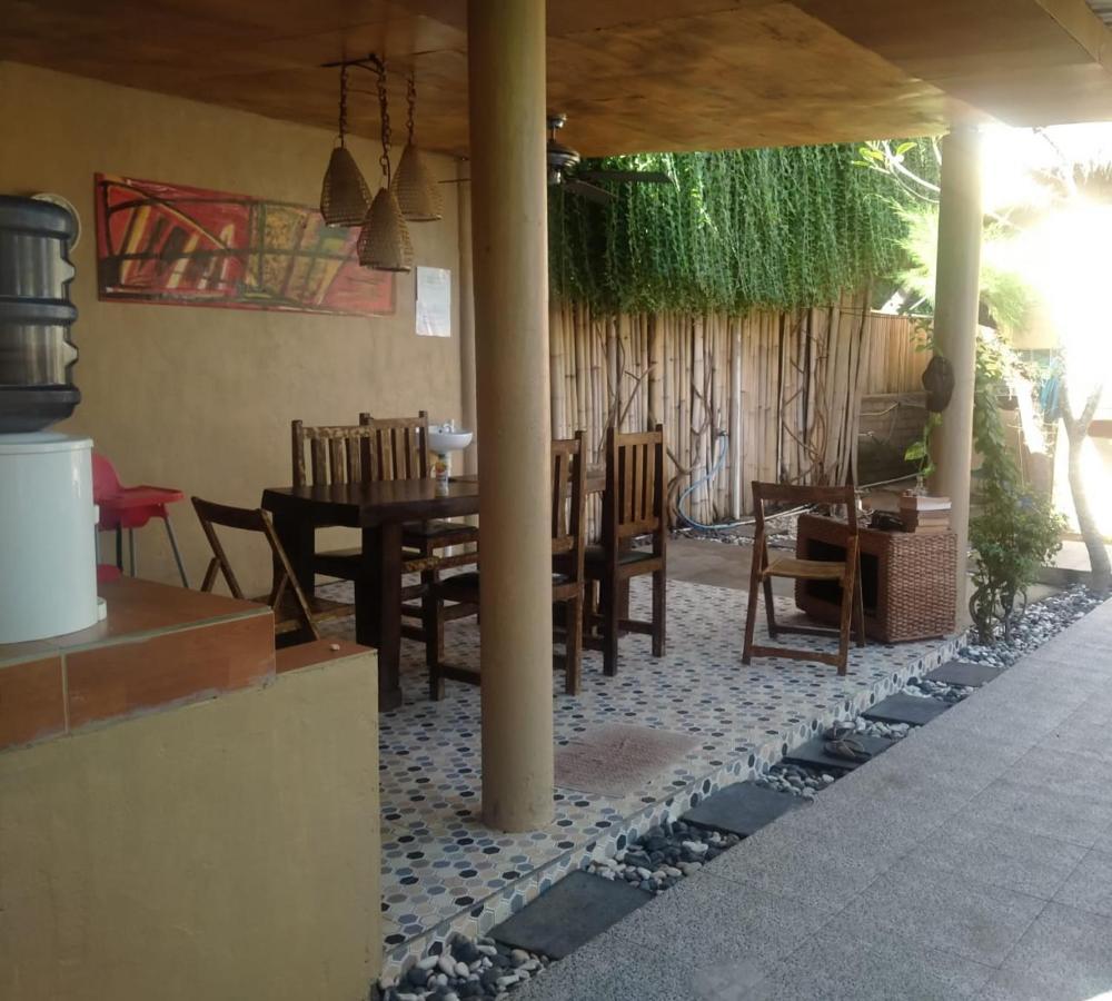 The Huts Villa Gili Trawangan Exterior photo