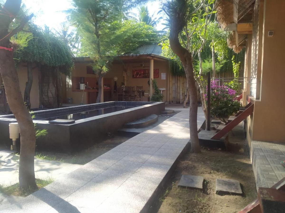 The Huts Villa Gili Trawangan Exterior photo