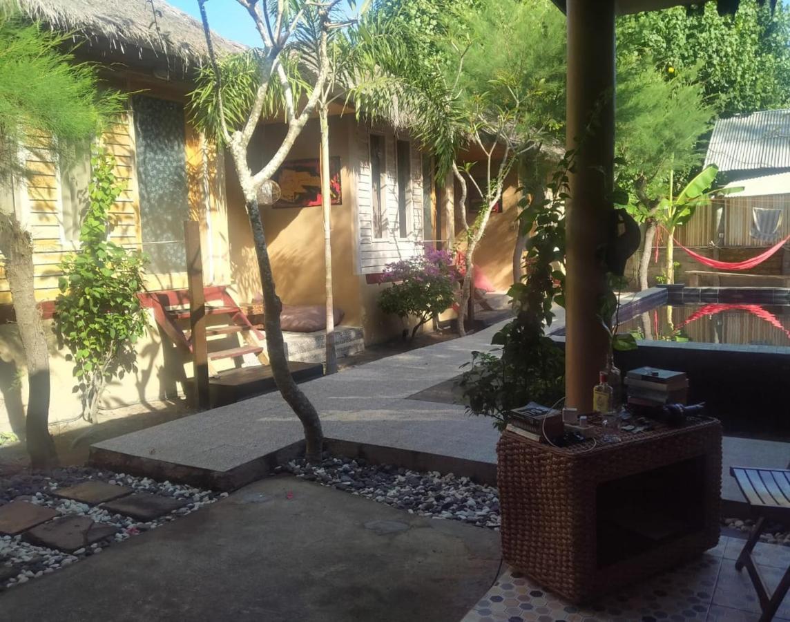 The Huts Villa Gili Trawangan Exterior photo