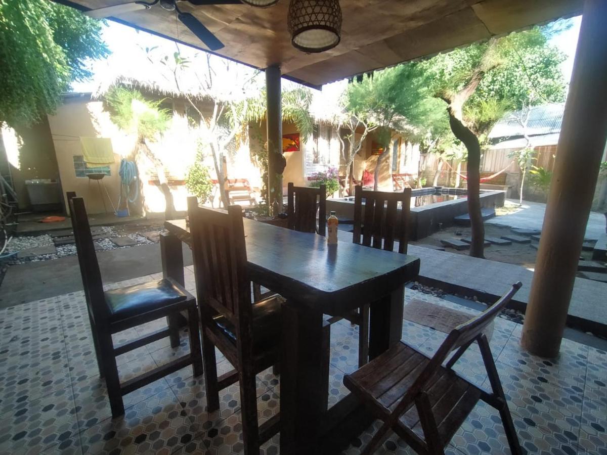 The Huts Villa Gili Trawangan Exterior photo