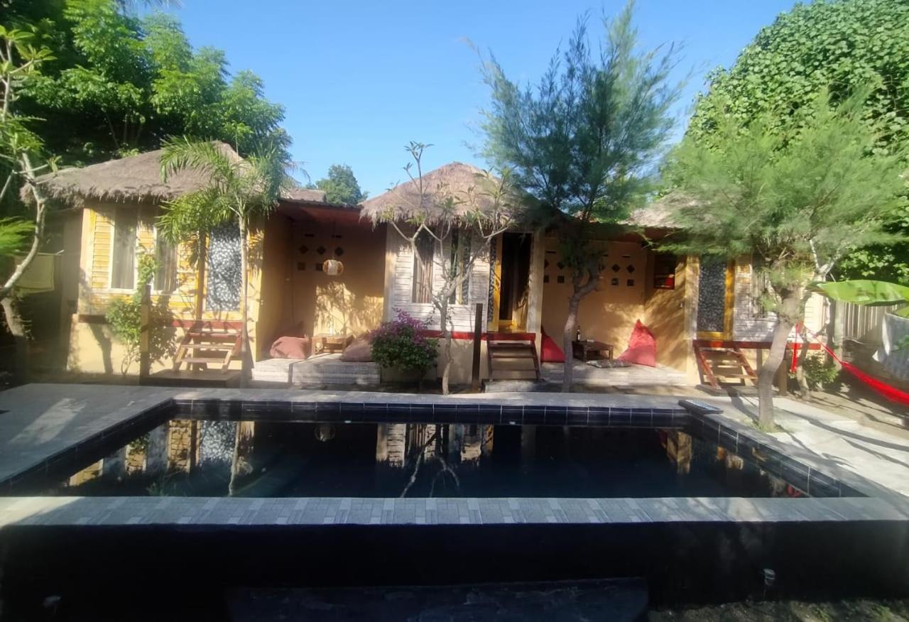 The Huts Villa Gili Trawangan Exterior photo